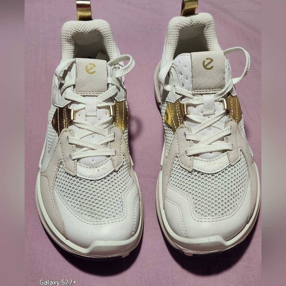 ECCO BIOM 2.2 TRAINERS GOLD. Size 7 - 7.5 - Picture 2 of 10